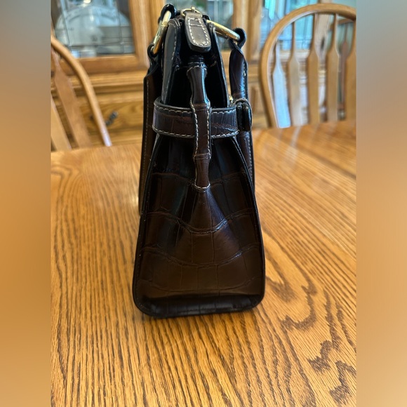 Brown crocodile type hand bag - Picture 4 of 8